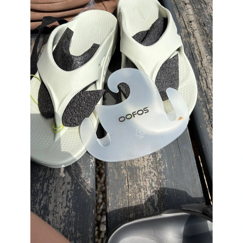 OOFOS OOriginal Recovery Sandals Sage Off White Mens 14 Womens 16 Flip Flops